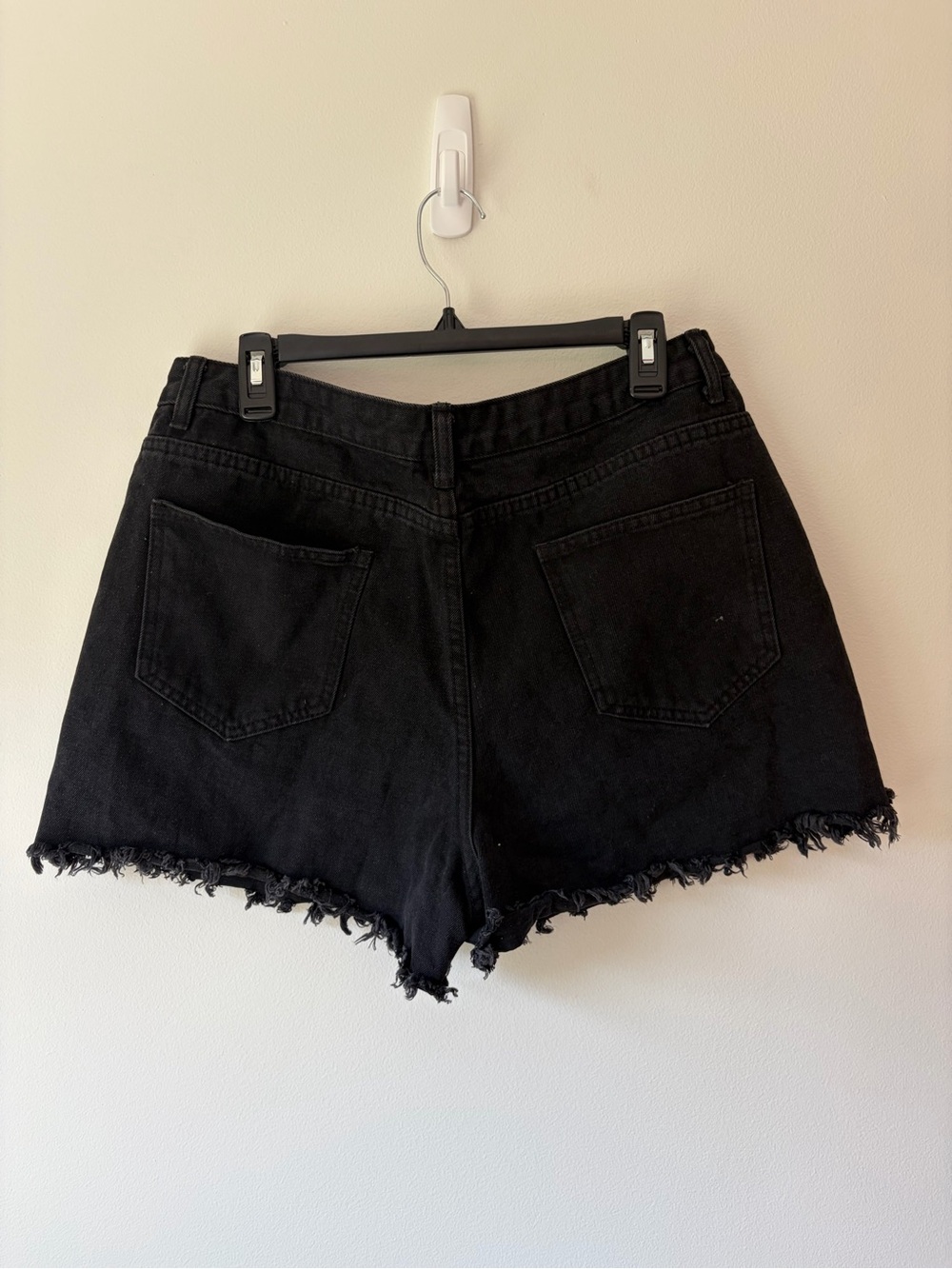 SHEIN Black Denim Shorts with Zipper Fly - Picture 3 of 3